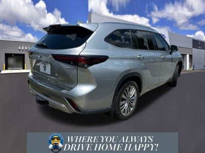 2024 Toyota Highlander Hybrid Platinum