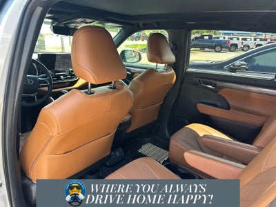 2024 Toyota Highlander Hybrid Platinum